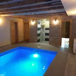 Suvo Vrelo Sa Unutrasnjim Bazenom I Saunom فيلة *