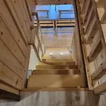 Suvo Vrelo Sa Unutrasnjim Bazenom I Saunom *
