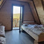 Suvo Vrelo Sa Unutrasnjim Bazenom I Saunom فيلة
