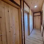 Suvo Vrelo Sa Unutrasnjim Bazenom I Saunom