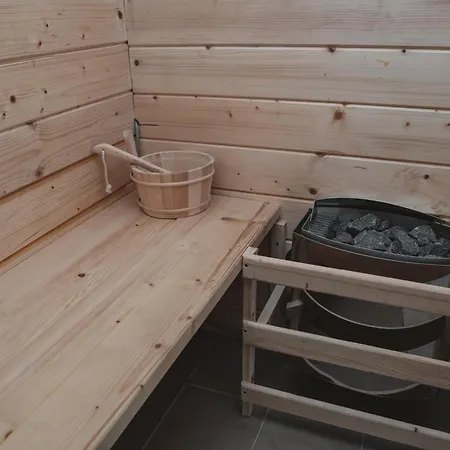 Suvo Vrelo Sa Unutrasnjim Bazenom I Saunom Villa Jahorina