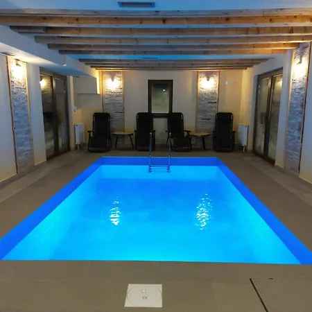 Suvo Vrelo Sa Unutrasnjim Bazenom I Saunom Villa Jahorina