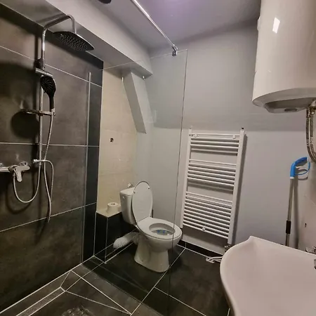 Suvo Vrelo Sa Unutrasnjim Bazenom I Saunom * Jahorina
