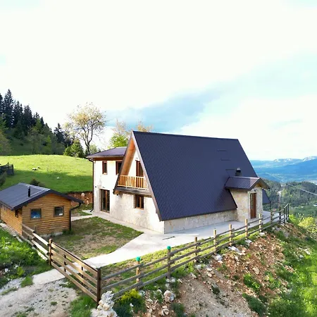 Suvo Vrelo Sa Unutrasnjim Bazenom I Saunom Villa Jahorina